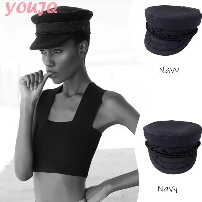 Casquette plate brodée bleu marine