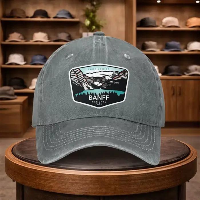 Une casquette de baseball pour homme avec un magnifique paysage de montagne et de lac du parc national de Banff