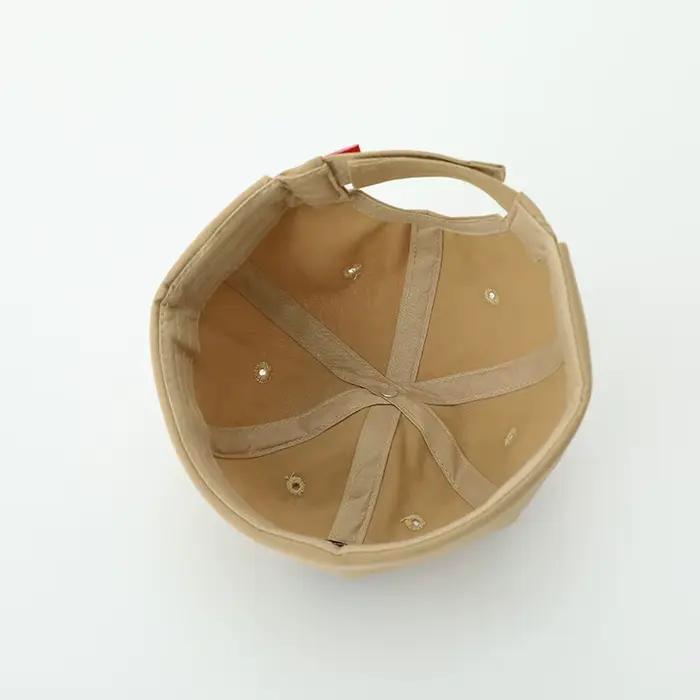 Casquette melon brodée de lettres pour bébé