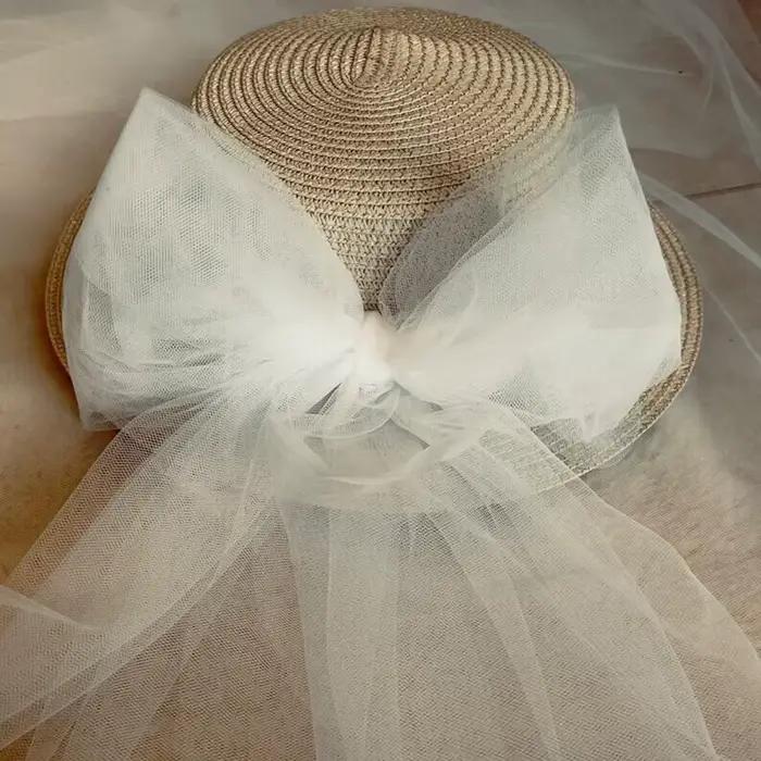 Chapeau de mariée, piscine d'été pour plage