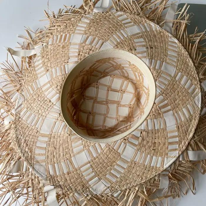 Chapeau de paille à large bord pour femme