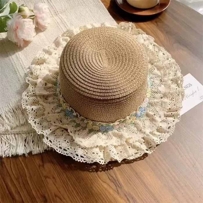 Chapeau de soleil Lolita doux en paille tressée à large bord et dessus plat