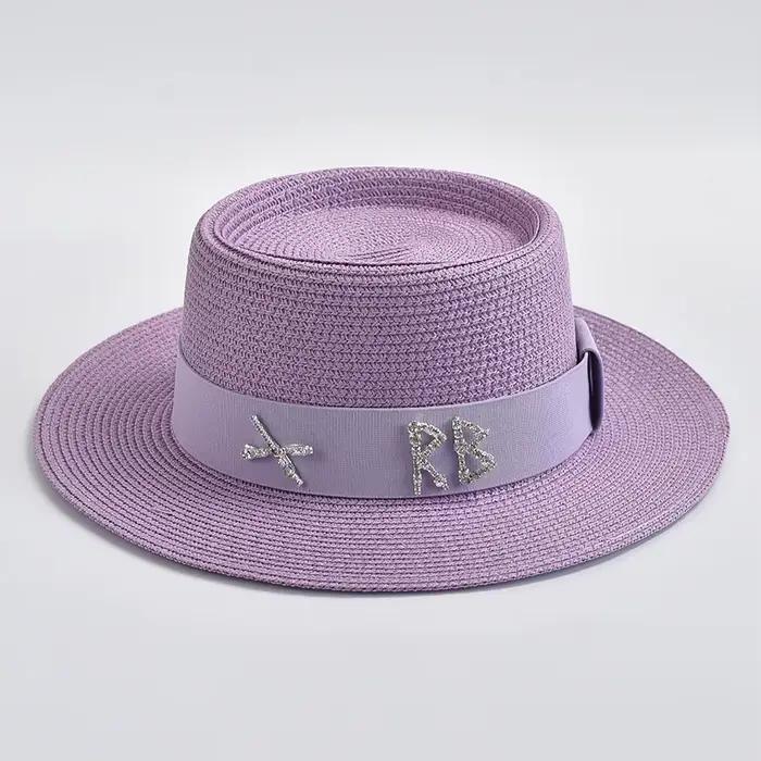 Chapeaux de paille élégants en métal avec lettres RB pour femmes