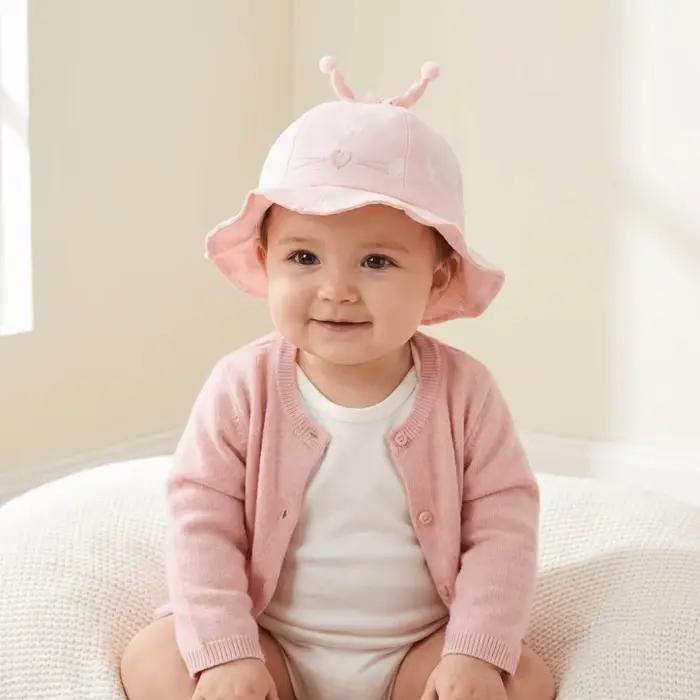 Chapeau de soleil pour bébé imprimé cœurs plissé avec nœud large bord protection solaire style pêcheur pour garçon occasions spéciales extérieures