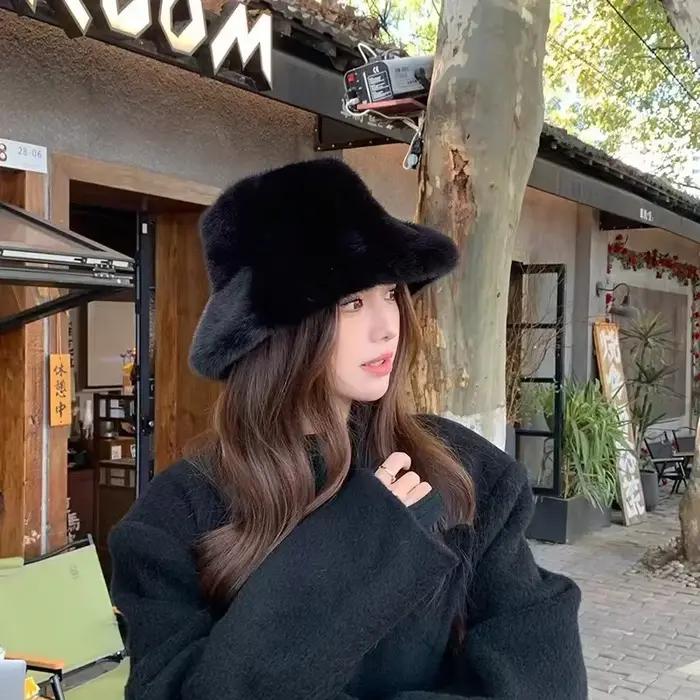 Chapeau de poisson en fourrure moelleux pour femme