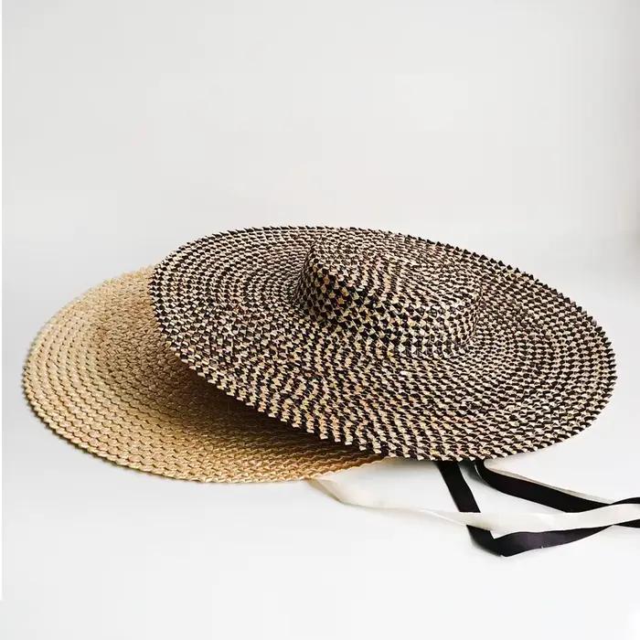 Chapeau de soleil en paille à large bord surdimensionné pour femme