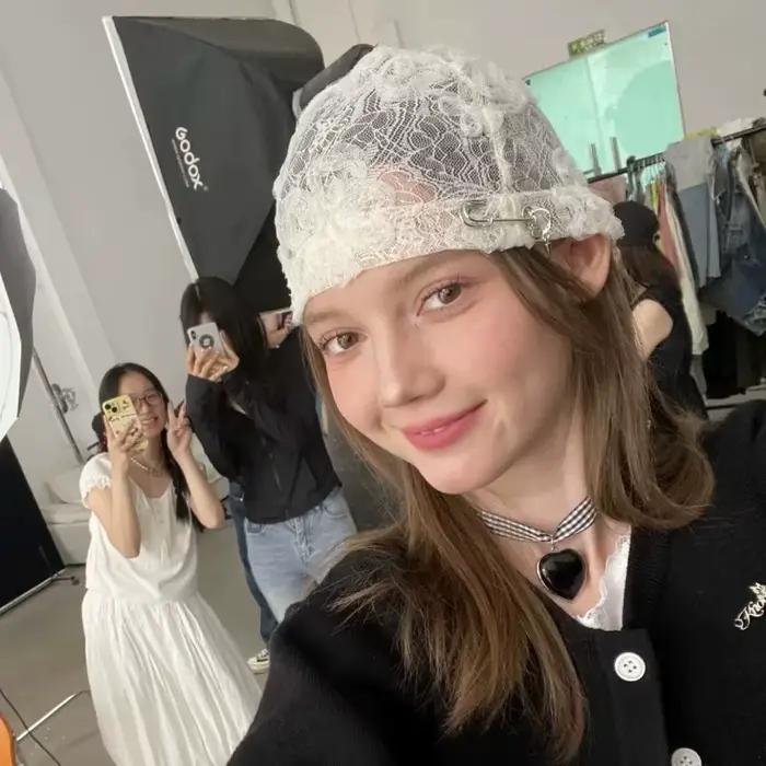 Chapeau en dentelle à fleurs rétro français pour femmes: ajouré