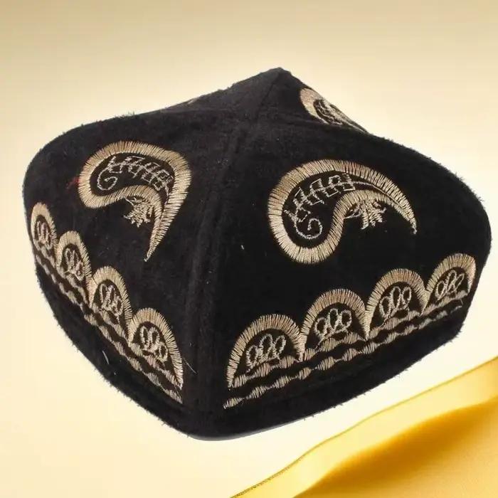 Casquettes ethniques à quatre coins pour hommes