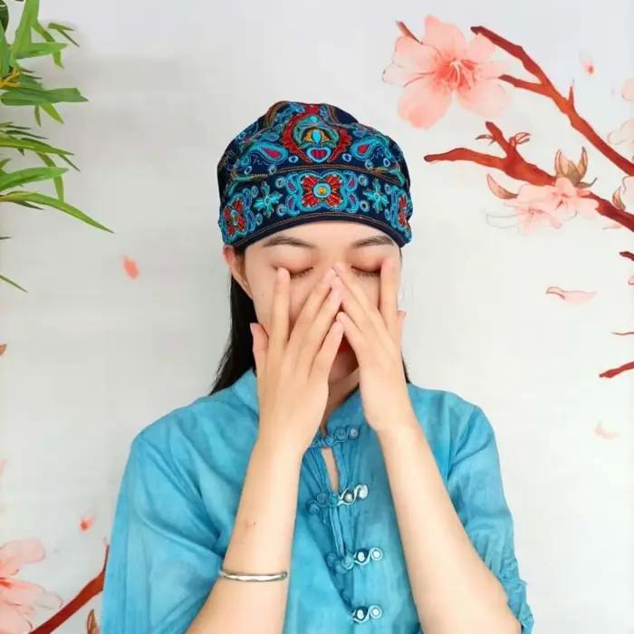 Couleur unie Style ethnique Skullies chapeau broderie fleur de cajou bonnets casquette tout-match Pile
