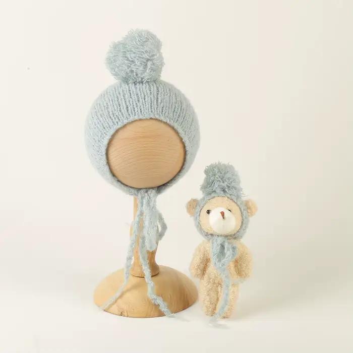 Ensemble chapeau et jouet ours pour bébé