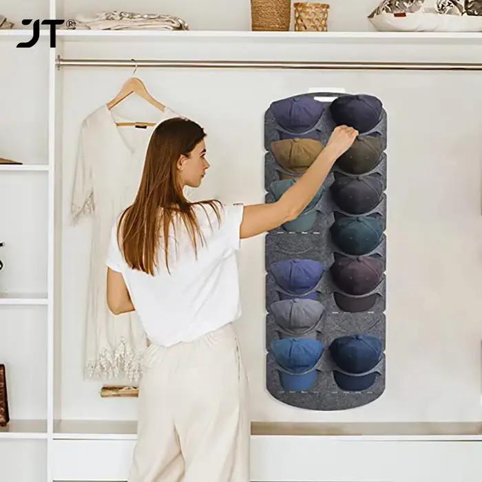 Organisateur de chapeaux suspendu pour placard de chambre à coucher en polyester gris clair ou vert clair pour rangement élégant et gain de place pour chapeaux et accessoires de mode